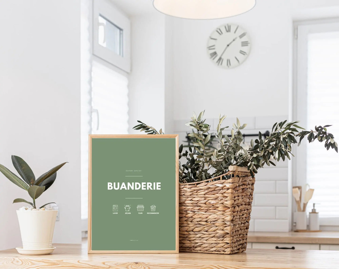 3 affiches coloris verts Buanderie, Entretien du linge et Guide des taches FLTMfrance