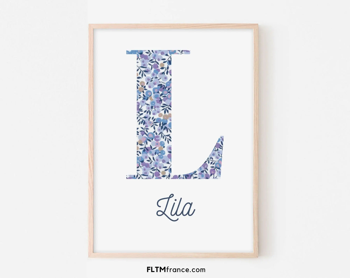 Affiche initiale avec prénom Liberty Wiltshire Lilas - Cadeau de naissance, anniversaire, baptême - Poster à imprimer décoration chambre FLTMfrance