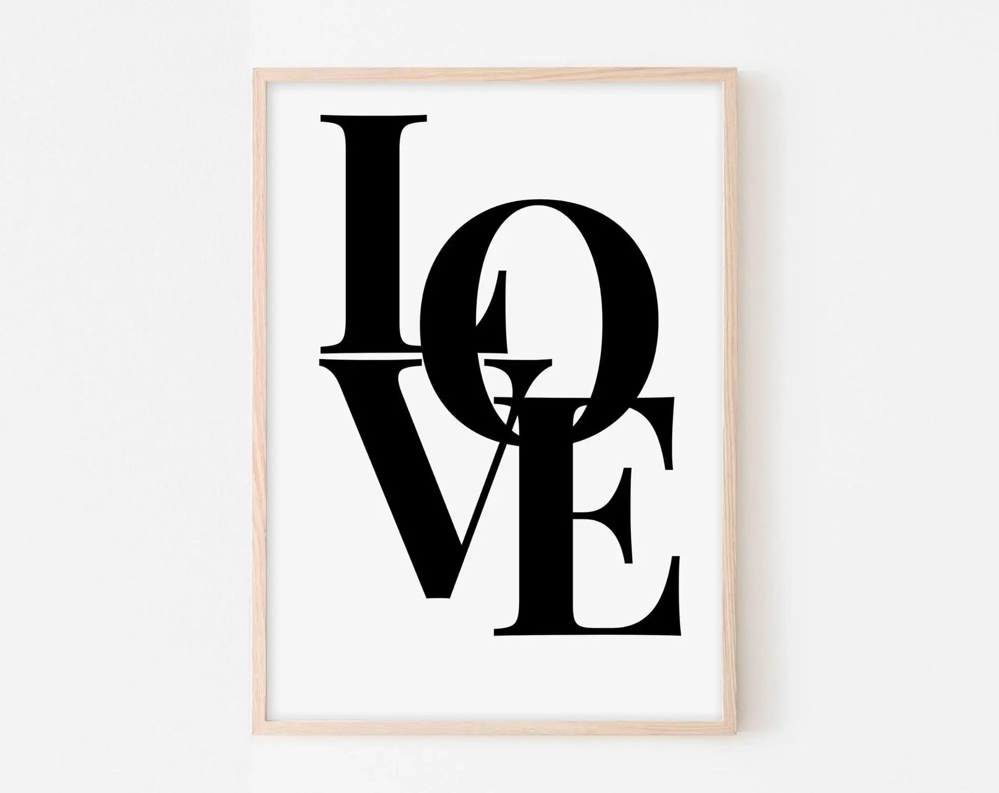 Love - Affiche citation mot Love en grandes lettres noires FLTMfrance