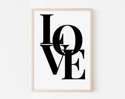 Love - Affiche citation mot Love en grandes lettres noires FLTMfrance