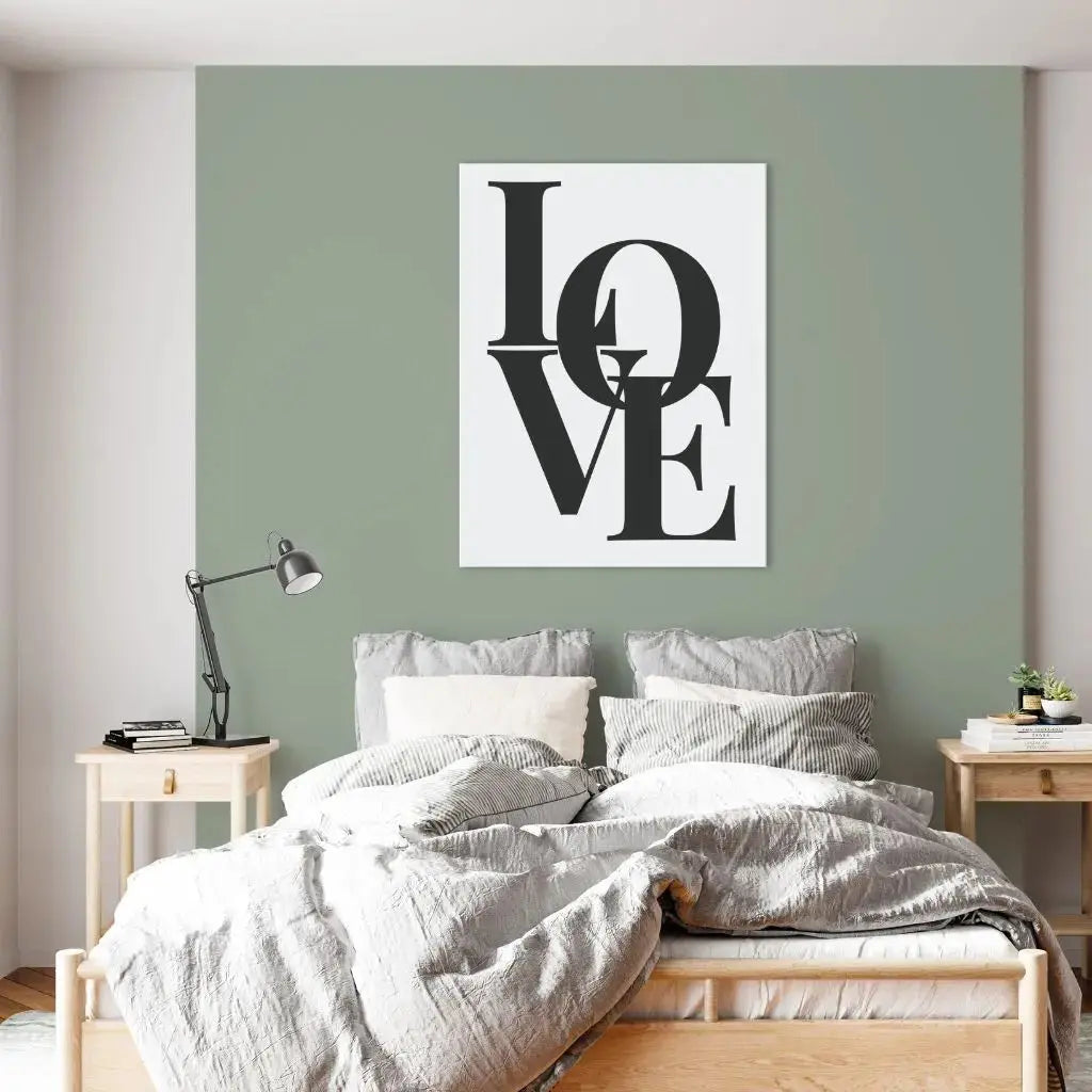 Love - Affiche citation mot Love en grandes lettres noires FLTMfrance