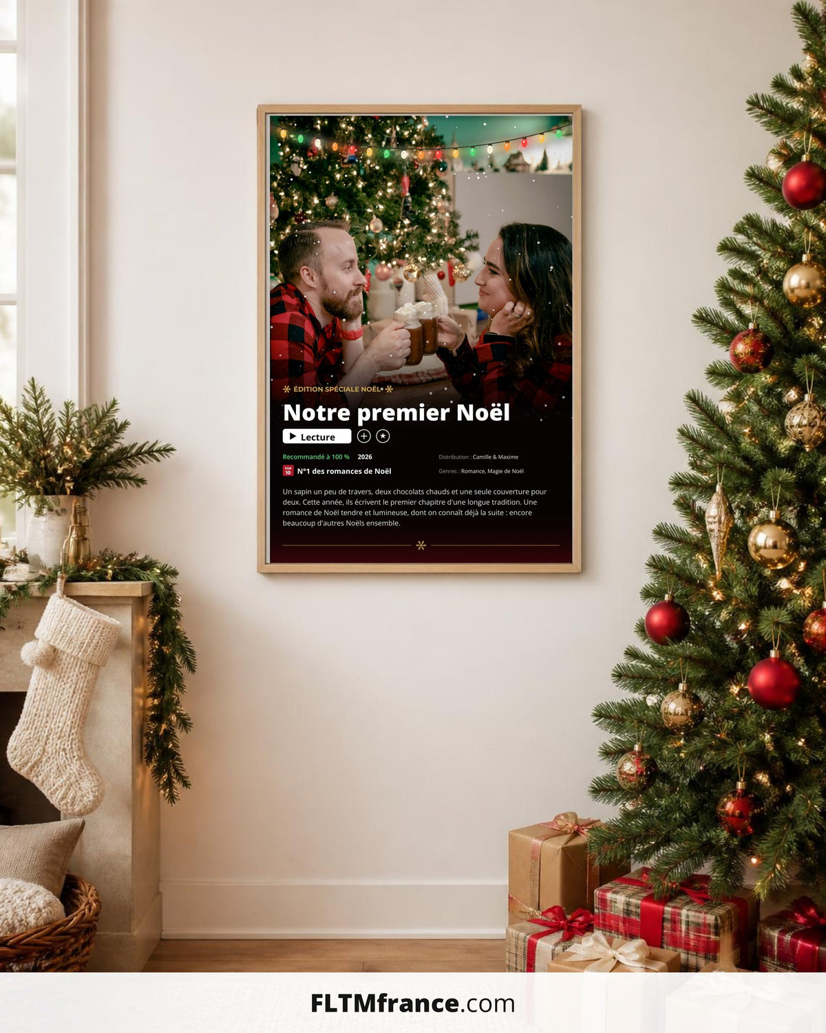 Affiche couple Notre premier Noël encadrée au mur près du sapin