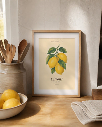 Affiche vintage fruits et légumes Marché de France encadrée dans une cuisine